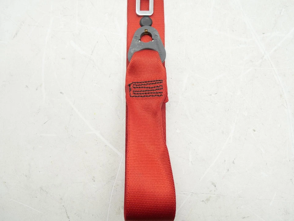 Retractor de cinturón de seguridad de pasajero delantero derecho diestro 2016-2021 McLaren 570S rojo OEM usado Foto 4 de 4