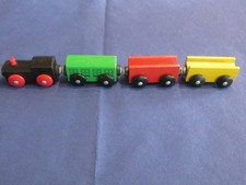 Holzeisenbahn Lok mit 3 Wagen, passend f&uuml;r Brio, IKEA, etc., #06