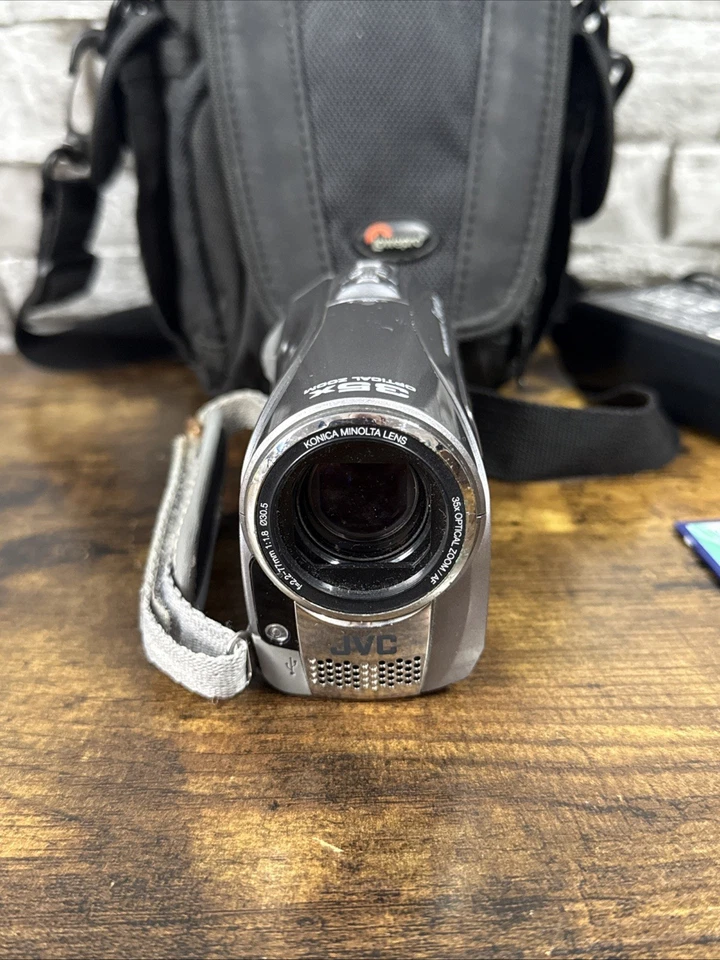 JVC Everio GZ-MS100EK Handheld Camcorder Silver - Tested Working - VGC - Image 3 of 4