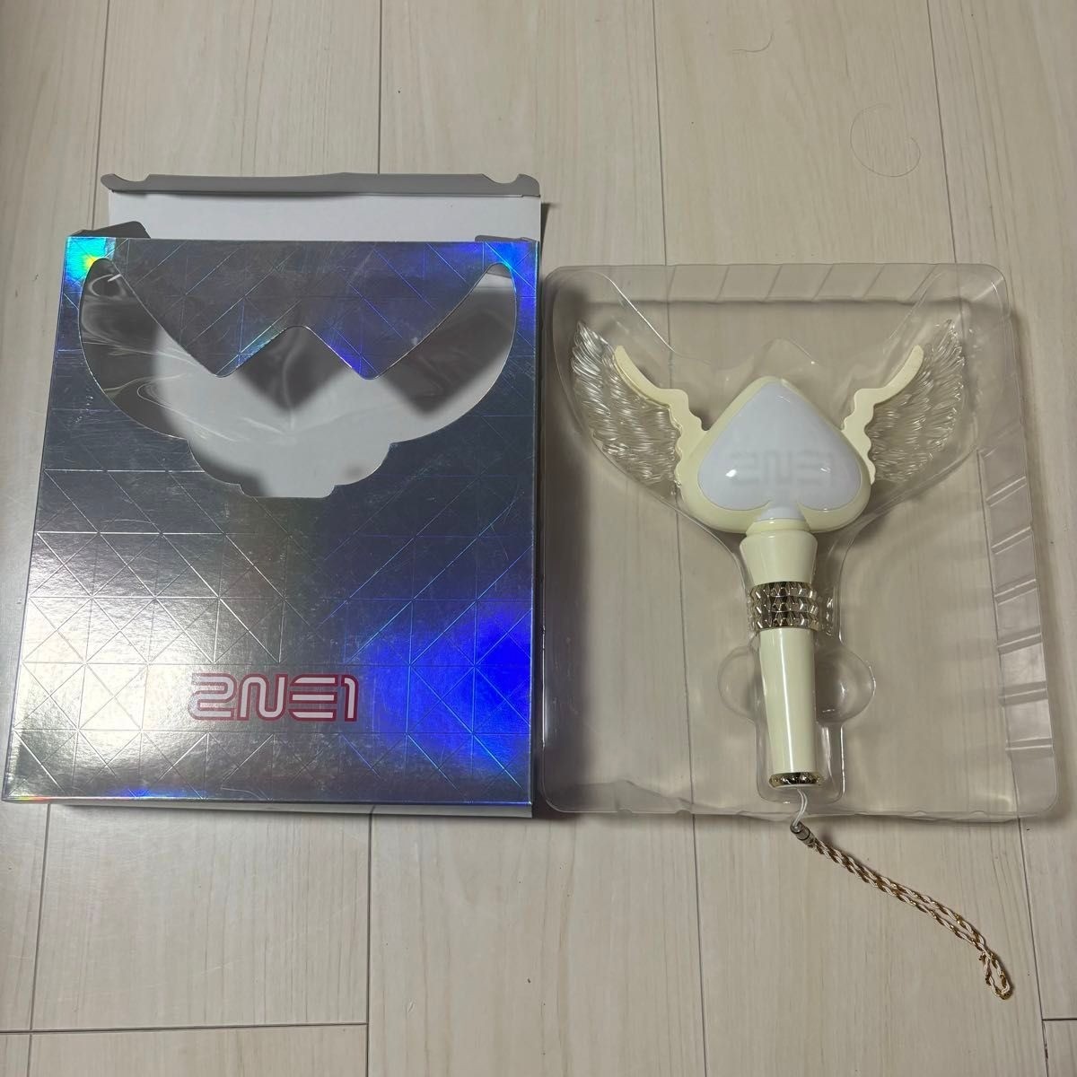 2NE1 2012 NEW EVOLUTION 公式 ペンライト 2NE1 Official Pen Light Stick 2012 1st Global Tour NEW