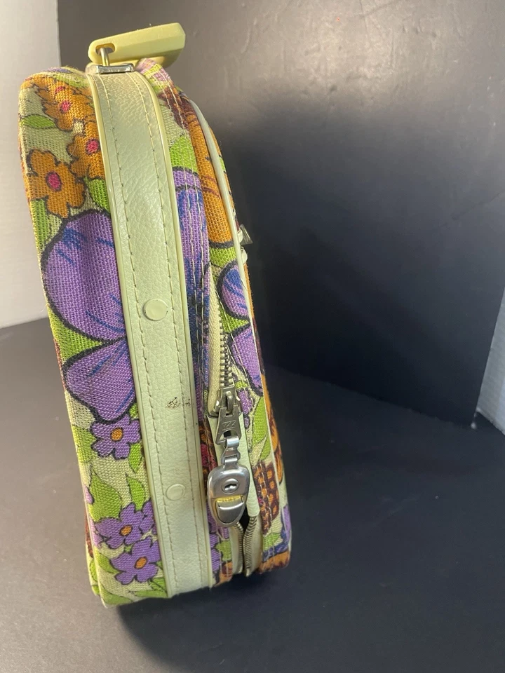 Cloth Suitcase Overnight Travel Bag Flower Power Groovy 1960s Hippie W/Key VTG - Image 4 of 4