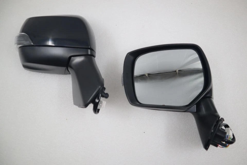 Espejos retrovisores de señal de giro plegables eléctricos automáticos con interruptor para Subaru Forester 2014~2018- Foto 2 de 4