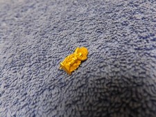 VINTAGE RELIGIOUS CHRISTIAN CATHOLIC FIRST HOLY COMMUNION GOLD TONE LAPEL PIN