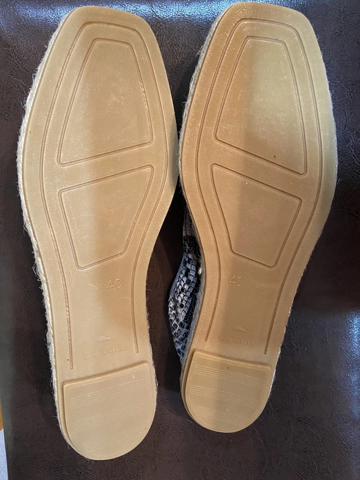 Zapato plano Andre Assous cómodo sin cordones para mujer talla 40 estampado de serpiente Foto 4 de 4