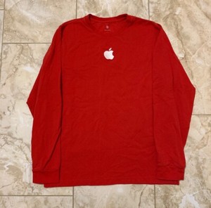 apple red shirt