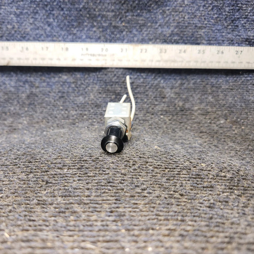 0713026-4 | cessna 172k | Beacon Switch Knob Assembly