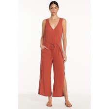 Sleeveless Jumpsuit with Pockets and Side Slits - Casual Chic Medium