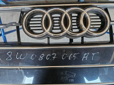 Stossfänger Audi A4 B9,Bj.2023,leicht beschädigt,8W0 807 065AT,schwarz