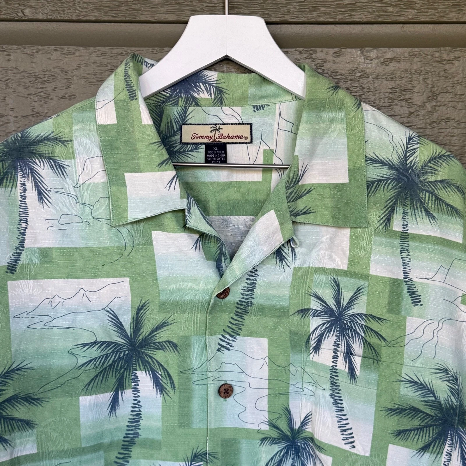 Tommy Bahama Hawaiian Tropical Shirt 100% Silk Green Palm Trees Mens XL