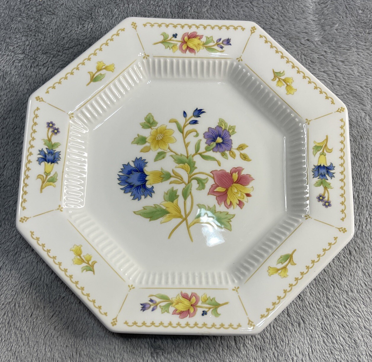 Nikko Classic Magenta Floral 8