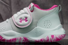 UNDER ARMOUR ZONE BB shoes for girls NEW  AUTHENTIC, size YOUTH 5
