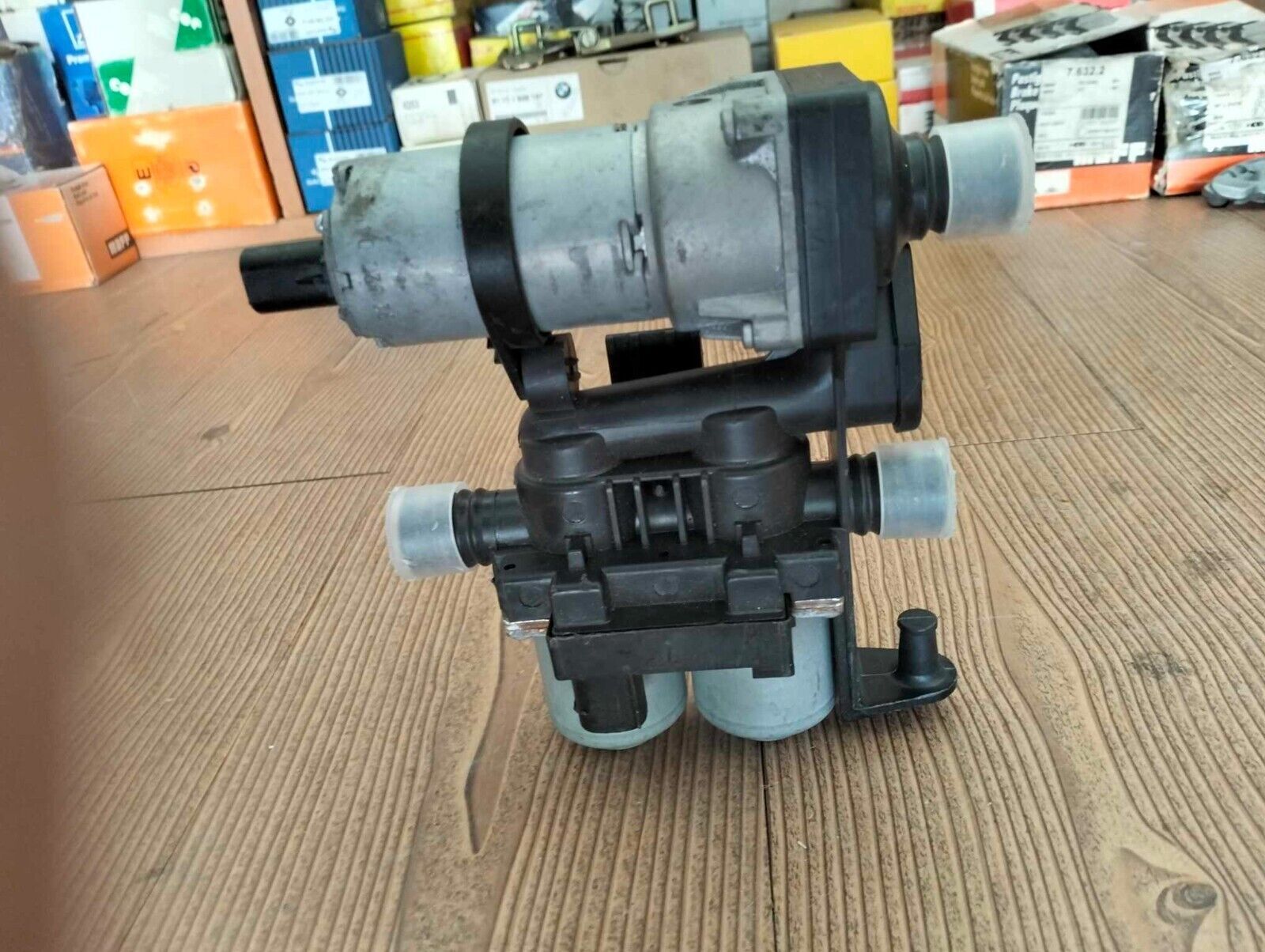 BMW Wasserventil mit Zusatzwasserpumpe (64118374994) online kaufen 