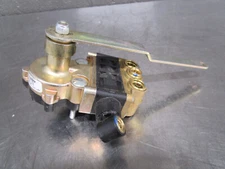 New (missing rings) Haldex 7" PR Plus Height Control Valve for Volvo 90555353