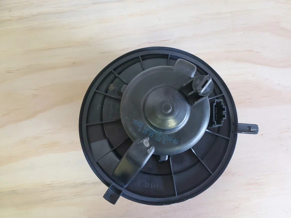 VOLKSWAGEN JETTA 2005-2010 AIRE ACONDICIONADO CALENTADOR SOPLADOR MOTOR VENTILADOR CONJUNTO FABRICANTE ORIGINAL 1K1819015 Foto 2 de 4