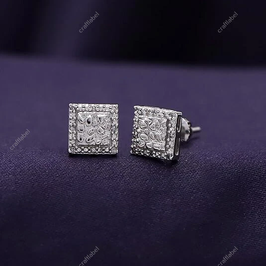 Pendiente de oro macizo de 10 k con pepita cuadrada de diamantes redondos cultivados en laboratorio Foto 4 de 4