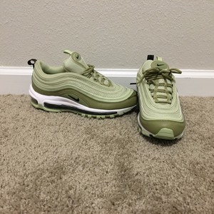 nike mens olive green shoes