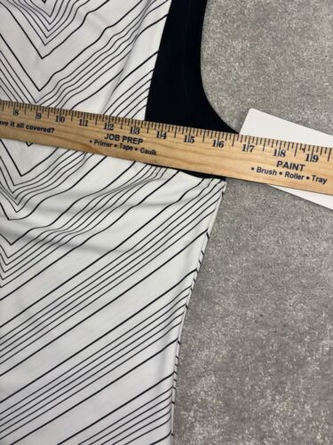 Top de natación ATHLETA Chevron Rashguard blanco y negro S pequeño UPF - Imagen 4 de 7