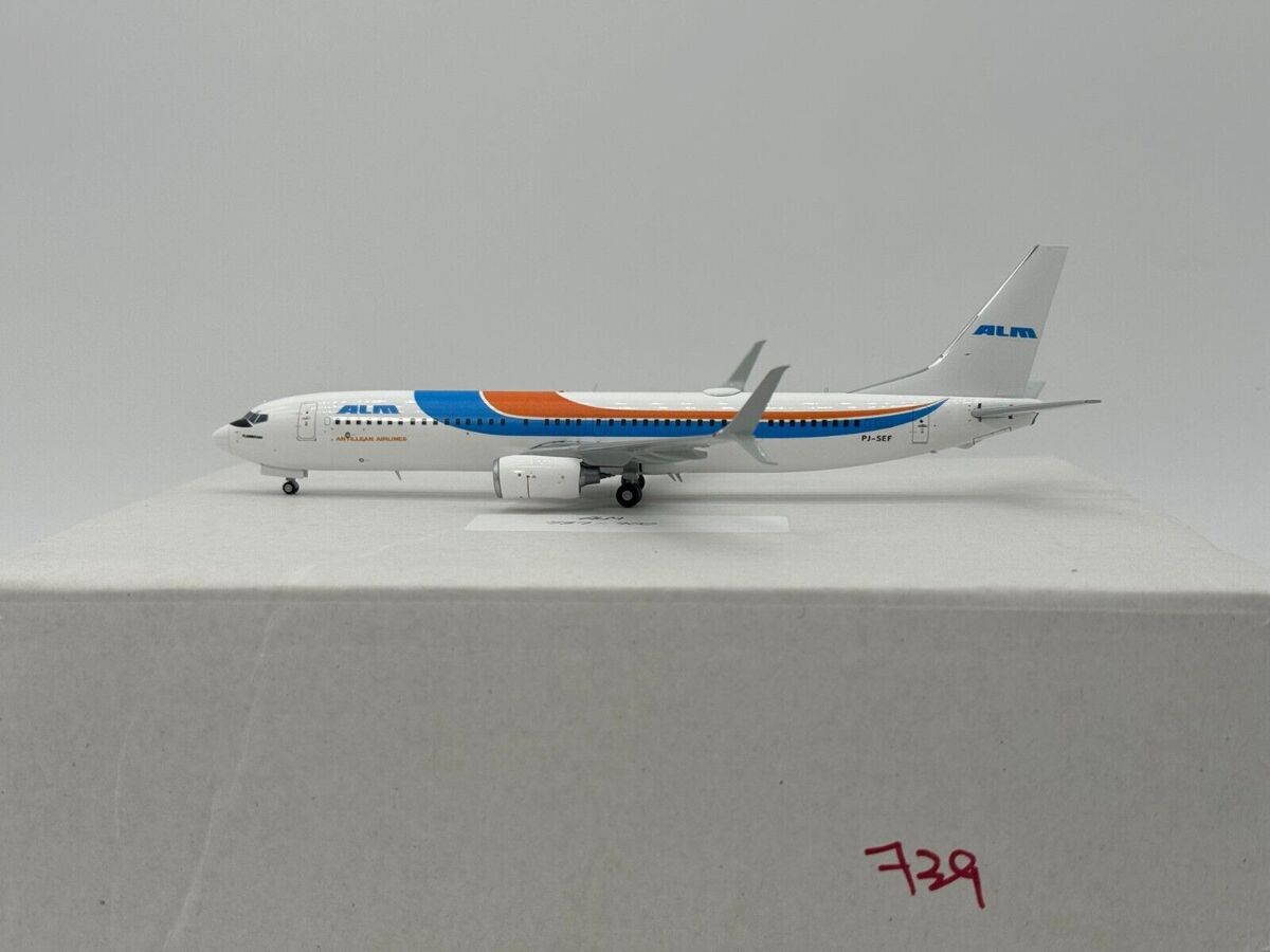 JC Wings 1:200 ALM Boeing 737-900ER PJ-SEF Antillean JC Wings 1:200 ALM Boeing 737-900ER PJ-SEF Antillean