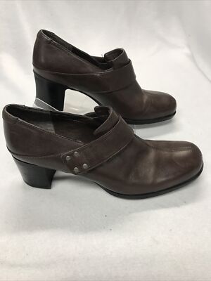 A CLARKS Ladies loafers￼ 74466 Womens 9M Brown Leather, Adjustable