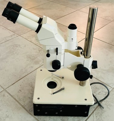 Zeiss Stemi SV6 Stereo Zoom Microscope With Camera Adapter & 10X/21 Eyepieces