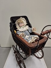 Vintage Puppenwagen mit Porzellanpuppe - Deko - Antik - Sammler - Nostalgie