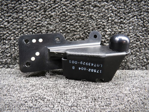20383-002, 17582-004 Cirrus SR22 Cabin Door Gas Strut Attach Bracket Assembly RH