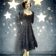 1940  s Black Silk Taffeta and Net Shelf Bust Party Dress with Side Zipper XXS