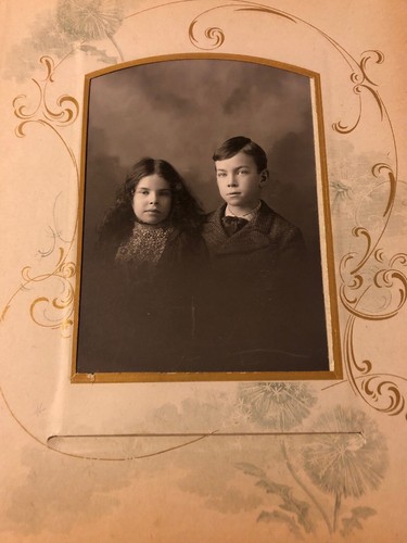 Victorian Antique Photo Album + 29 Photographs 1899 Cabinet Celluloid Velvet - Picture 9 of 12