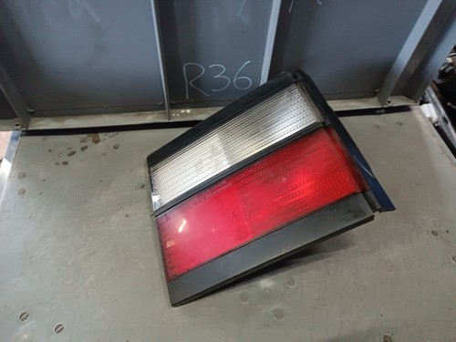 Original VW Passat 35i Variant Rücklicht Rückleuchte Heckklappe links 333945107