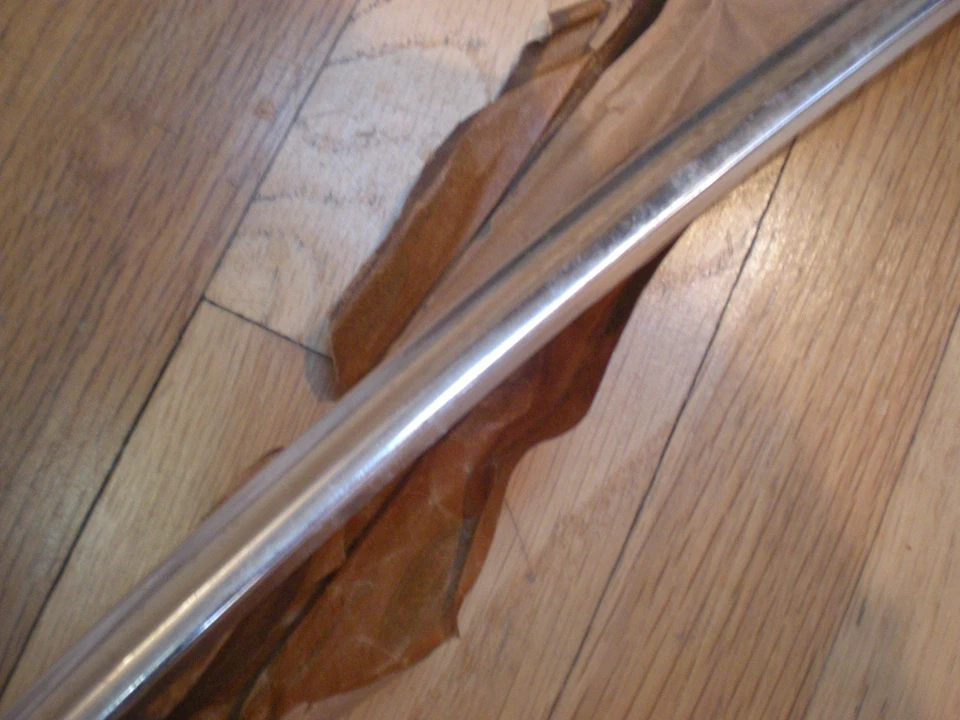 Nuevo de Lote Antiguo 1972 73 74 75 76 Ford Thunderbird Parabrisas Exterior Moldura Superior Foto 2 de 2