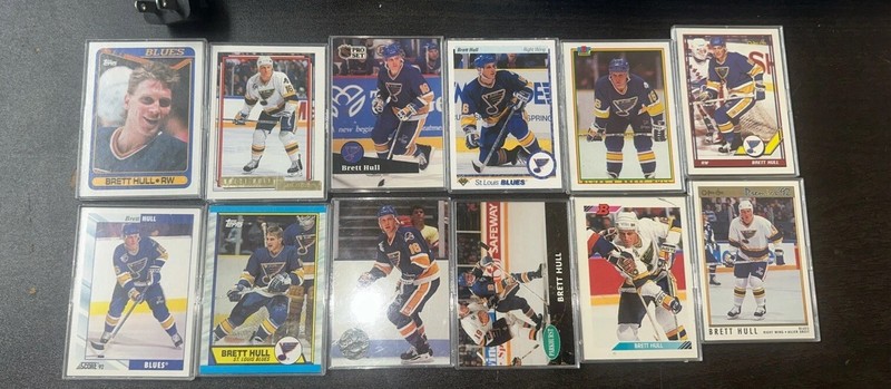 LOT OF 25 BRETT HULL NHL HOCKEY CARDS UPPER DECK, O PEE CHEE, SCORE ALL CASED