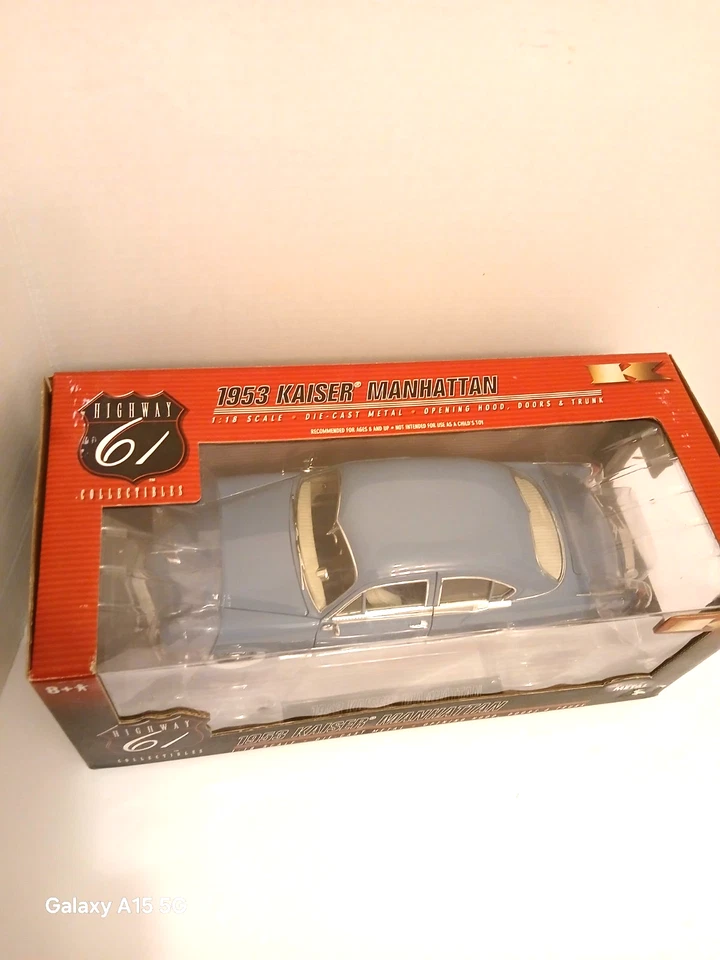 Highway 61 - Blue 1953 Kaiser Manhattan - 1:18 Scale - New in Box - Image 2 of 4