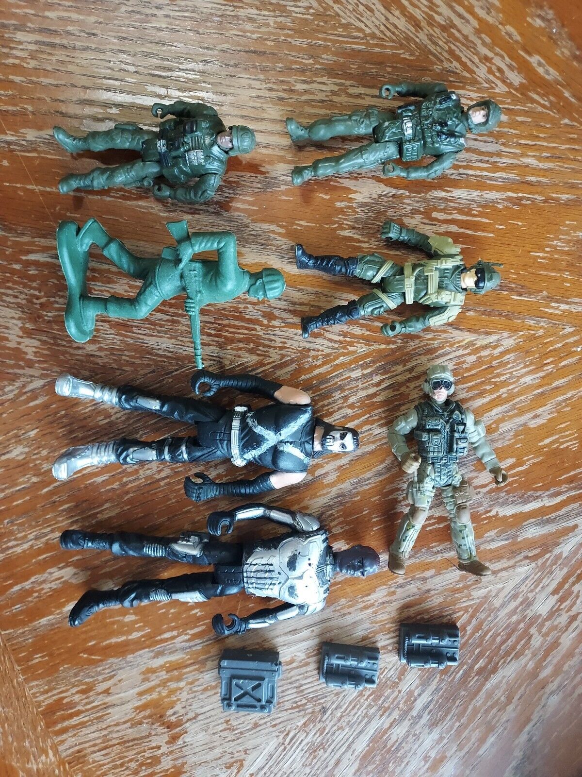 Lot Of Seven(7) Army Men G.I. Joe Toy Soldiers Punisher Crossbones Pilot Vintage