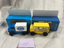 Wooden Mister Rogers Neighborhood Speedy Delivery Truck 2005 School Bus 2004 AP