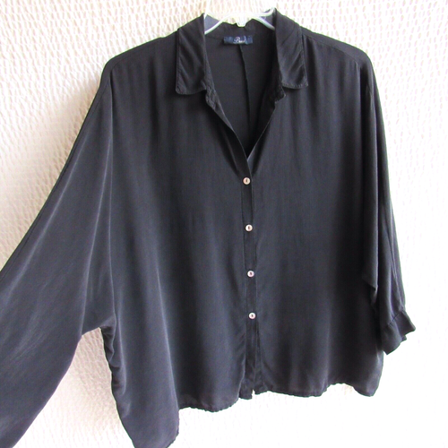 Designer Solid Black Silk Top Relaxed Oversized Large Baci Italy Buttons 3/4