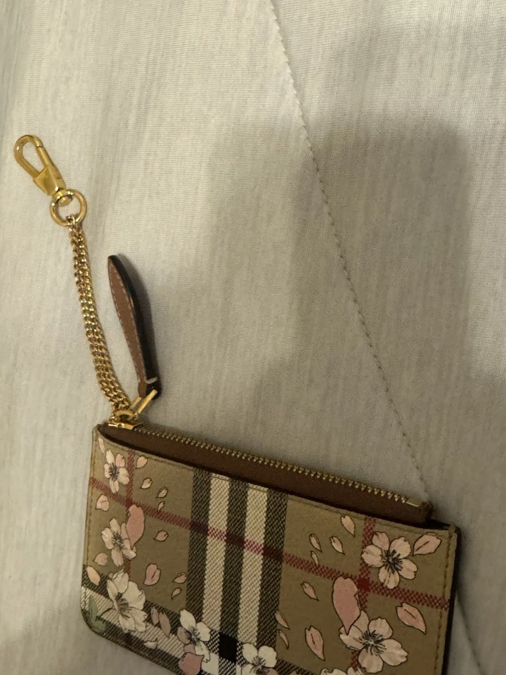 Monedero Burberry Kelbrook de cuero a cuadros en flor de cerezo en beige archivo Foto 4 de 4