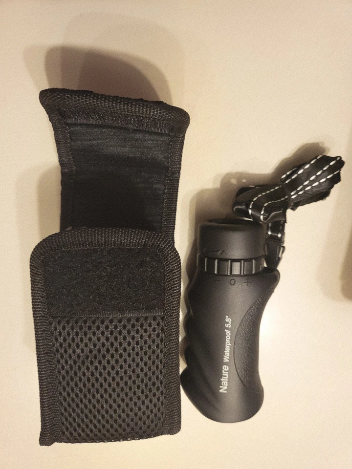 Celestron Model 71210 10x25 Monocular With  Carrying Case, In Box, Hardly Used - Image 4 of 4