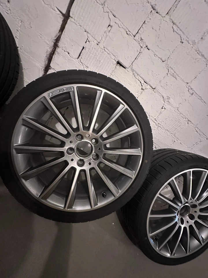 Felgesommerreifen für Mercedes C220d amg line Vorne 225/40ZR19 Hinten 255/35ZR19 - Bild 3 von 4