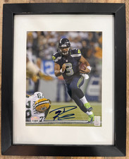 Russell Wilson Signed Autograph 8 x 10 Photo - Fanatics Certified COA - Seahawks
