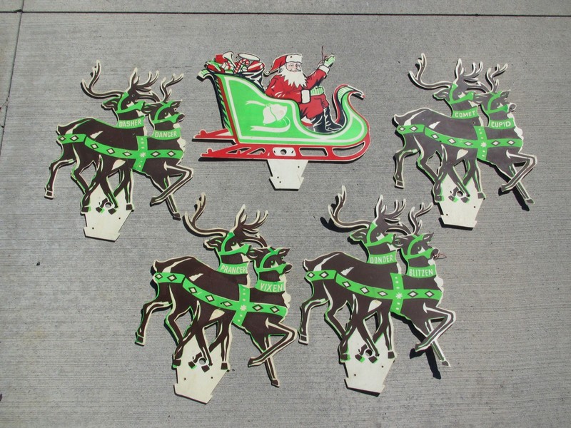 Vtg 60s 5-pc Santa Sleigh Reindeer Yard Stakes Lawn Ornaments- 18"h x 14"w