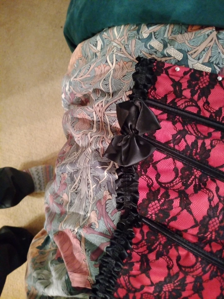 Ladies Red And Black Boned Corset With G String Large 18 - Image 4 of 4