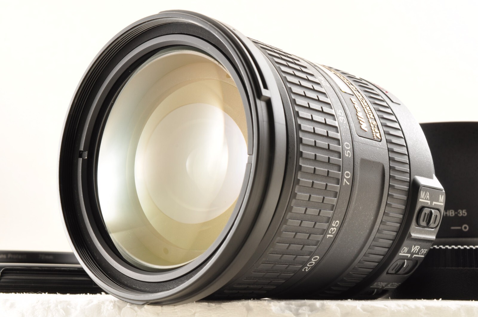 Nikon AF-S DX NIKKOR 18-200mm F3.5-5.6G ED VR Lens with Hood in Mint Condition #3370