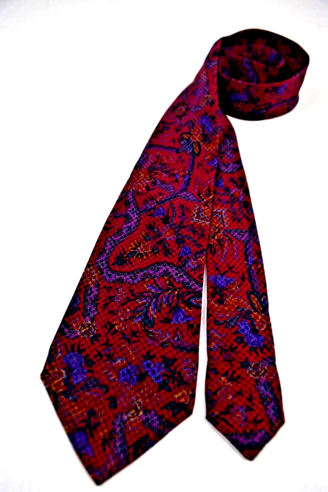Corbata de Colección Años 90 Fumagalli Rojo Carmín Franela de Seda Azul Floral 58 X 3.25" Foto 2 de 4