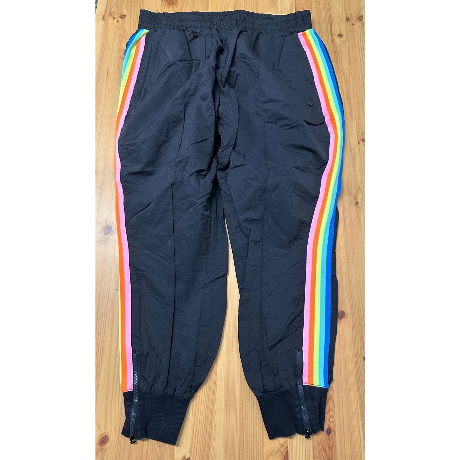 Fabletics Mens Windbreaker Jogger Track Pride Pants Size 1X
Opens in a new window or tab