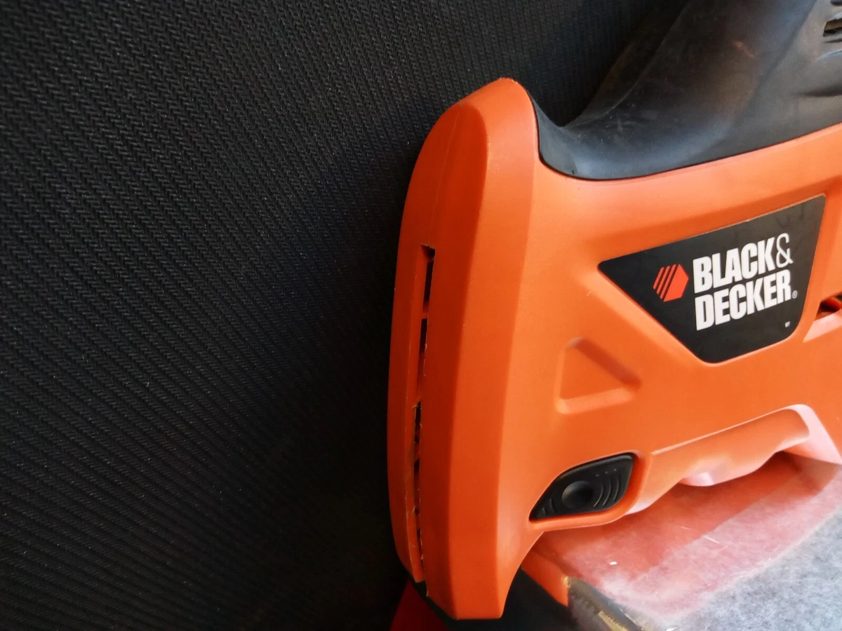 BLACK & DECKER PHS550B Powered Handsaw with Bag