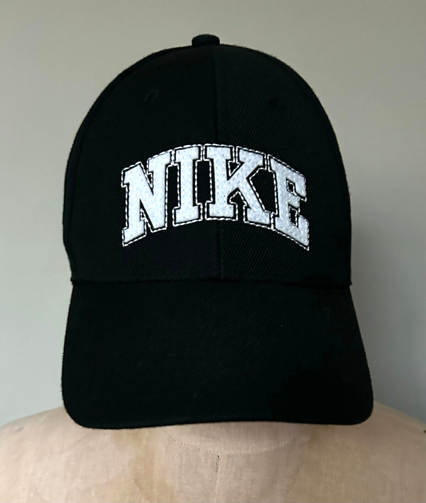 Vintage NIKE Black Cap-"NIKE" Embroidered on Fron… - image 1