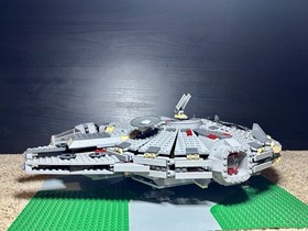LEGO Star Wars Millennium Falcon 4504 ~99%+ complete no minifigures READ DESC!
