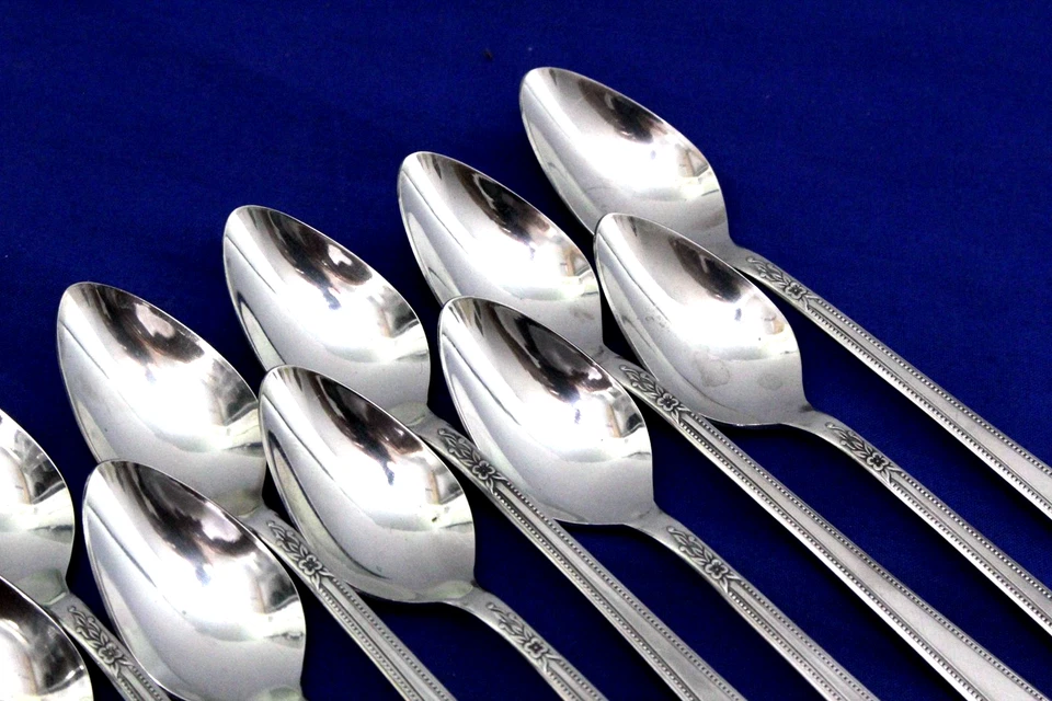 JUEGO 12 CUCHARADITAS HELADAS "ELEGANCIA CON CUENTAS" Rogers Acero Inoxidable Corea Pulido COMO NUEVO Foto 3 de 4