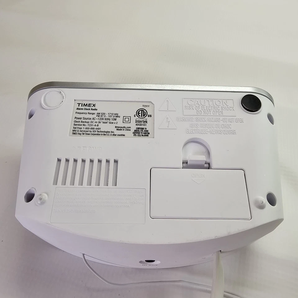 Radio Reloj Despertador Doble Timex AM/FM T231Y Blanco - Probado Funcionando Foto 3 de 4