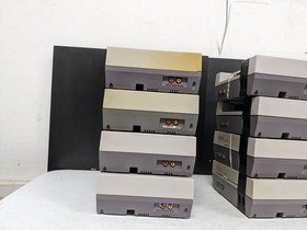 Lot of Nintendo Entertainment System NES Consoles (For Parts/Repair)